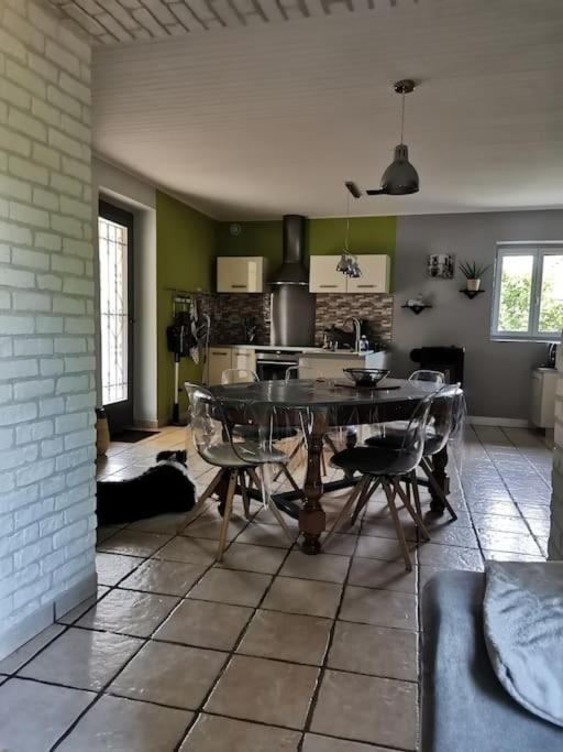 Le Machaon , Rural *** Avec Espace Piscine Prive Holiday home *